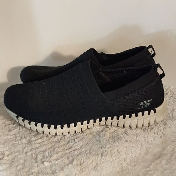 Sketchers "Go Walk" Low-Top Women's Trainers - Picture 1 of 6